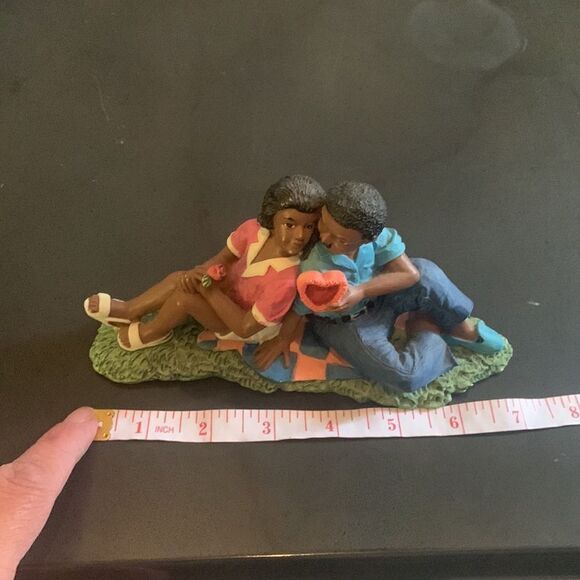 Young’s figurine very sweet look like they are on a valentines date preloved ❤️ - Picture 10 of 11